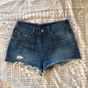 Levi Cut Off Shorts